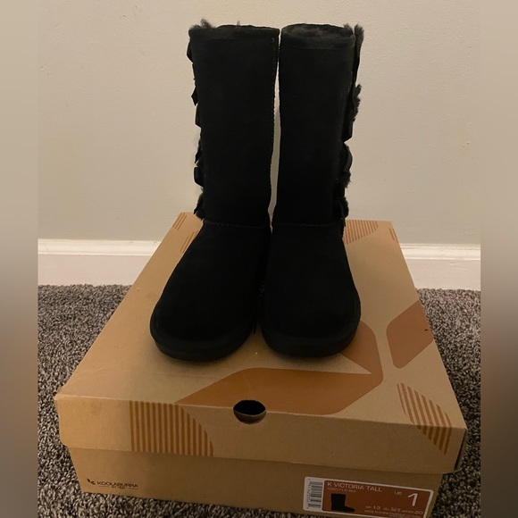 UGG | Victoria Boots Little Kids Sz 1 | Winter | Fall - Picture 4 of 4